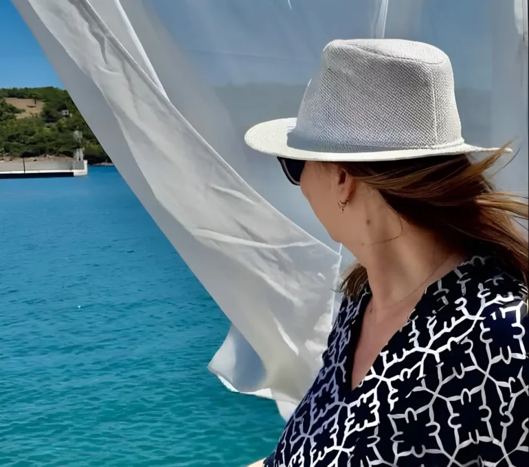 Theoharopoulou-FB-Profile